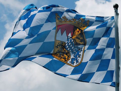 Flagge des Freistaates Bayern